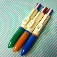 【ボールペン】夢のある ポケット3色ボールペン カラー