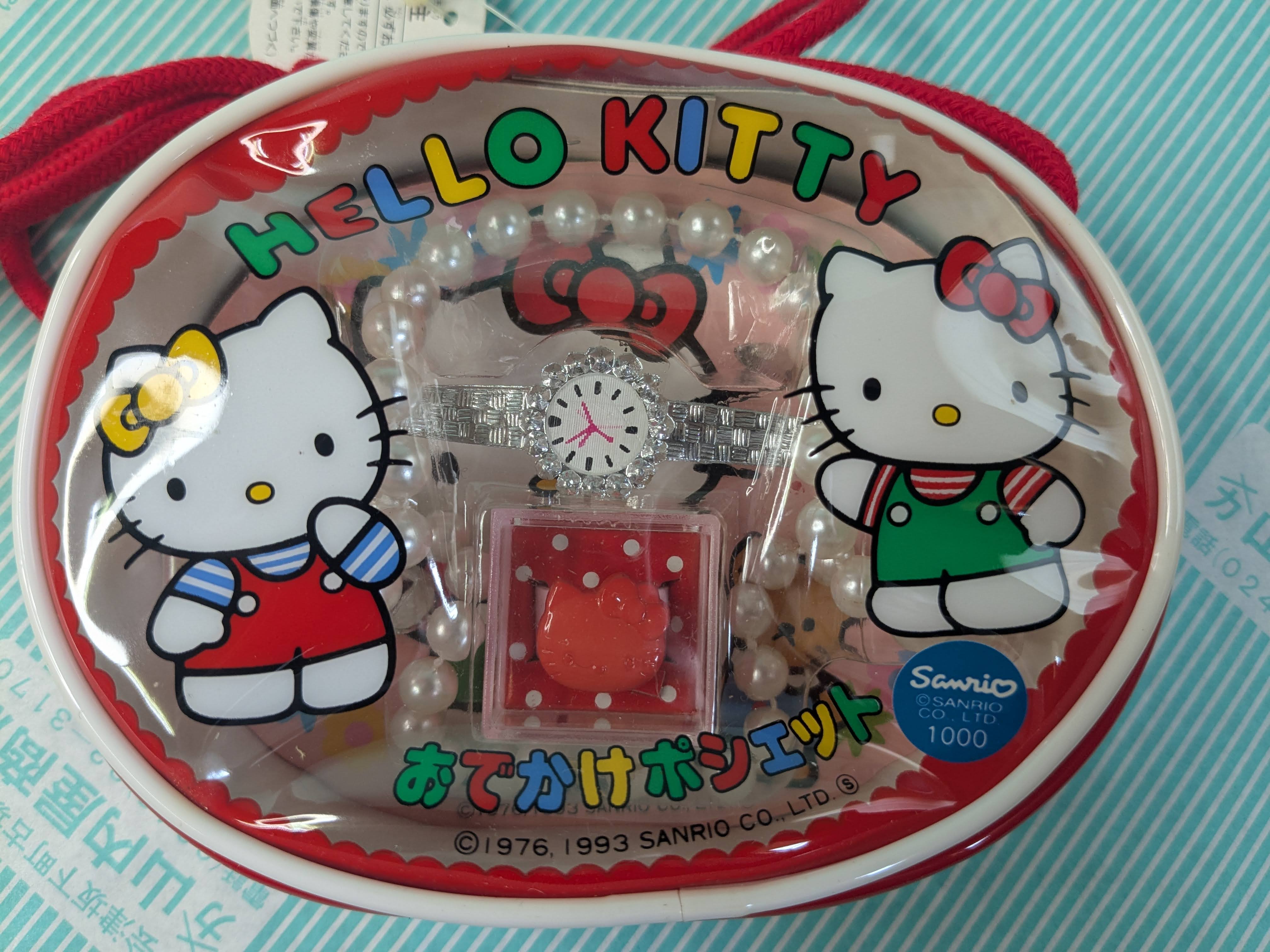 【ポーチ】サンリオ　ハローキティ　おでかけポシェット