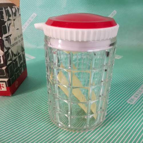 【調味料入】リスのプラスチック ステレオカット　醤油さし