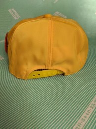 【帽子】新ビックリマン　子供用　帽子　バッチ付き　黄色 後頭部